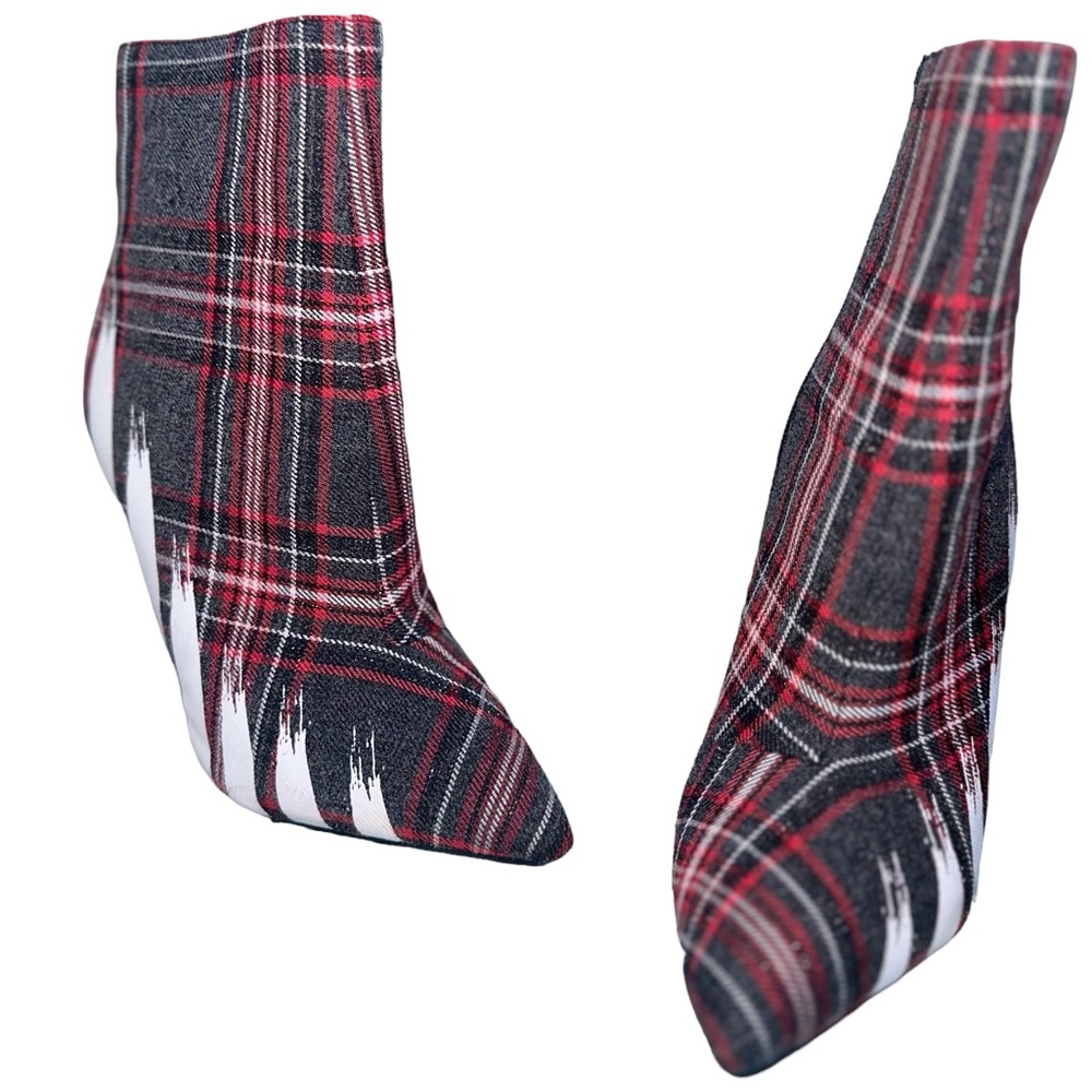 Plaid ankle boots with artistic brush strokes, stylish and bold, size 8.5/3 inch